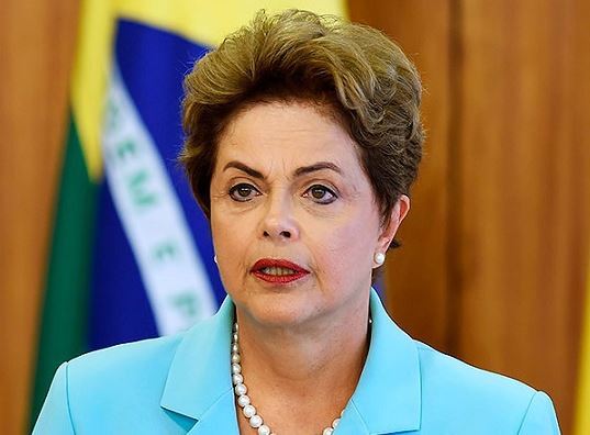 Η Ρουσέφ στο εδώλιο: Είμαι αθώα, θέλουν να με ρίξουν με πραξικόπημα