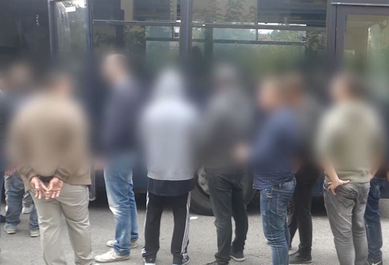 Στον ανακριτή οδηγήθηκαν οι συλληφθέντες της σπείρας των Ρομά