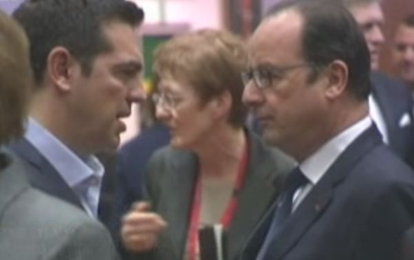 Nouvel Observateur: Δραματική τηλεφωνική επικοινωνία Τσίπρα-Ολάντ μετά το «όχι»