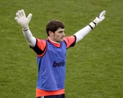 Χιλιάδες οπαδοί της Ρεάλ αποθέωσαν τον Ικερ Κασίγιας