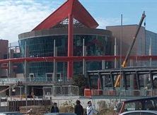 Δύο τραυματίες από την έκρηξη βόμβας στο «The Mall»