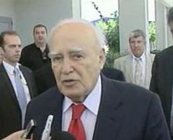 Στις εγκαταστάσεις της Cosco στον Πειραιά ο Κάρολος Παπούλιας