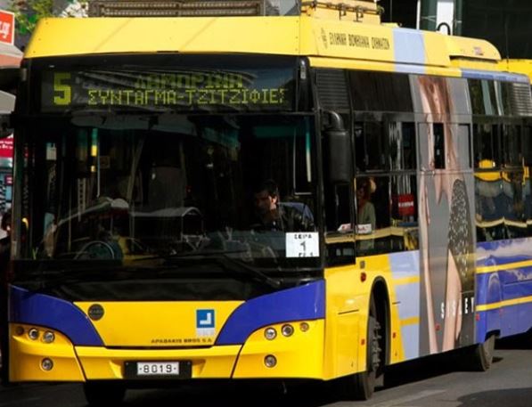 Βουτιά θανάτου 18χρονου από τρόλεϊ για ένα εισιτήριο