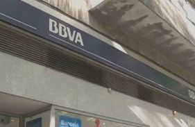 Μαζική υποβάθμιση 28 τραπεζών στην Ισπανία