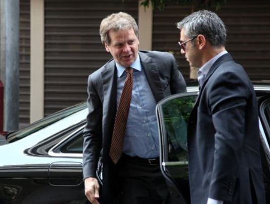 Νέα συνάντηση Στουρνάρα με την Τρόικα τη Δευτέρα το απόγευμα