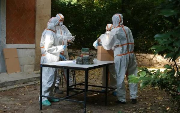 Μεταφορά για συντήρηση των αρχείων του Βοτανικού Μουσείου του Εθνικού Κήπου