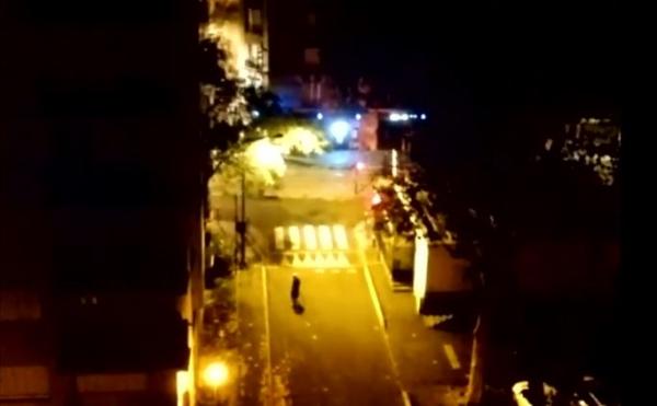 Παρίσι: Ερασιτεχνικό βίντεο από τους πρώτους πυροβολισμούς στο Σεν Ντενί