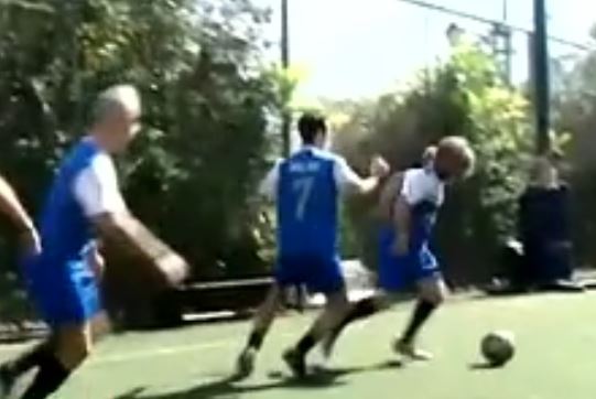 Η ΑΕΚ παίζει φιλικό με την εθνική ομάδα ποδοσφαίρου των Αστέγων