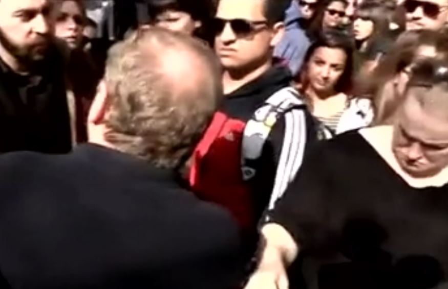 Συμβασιούχοι ΟΤΑ: Ένταση και διαμαρτυρία έξω από τα γραφεία του ΣΥΡΙΖΑ και το Υπ.Εργασίας