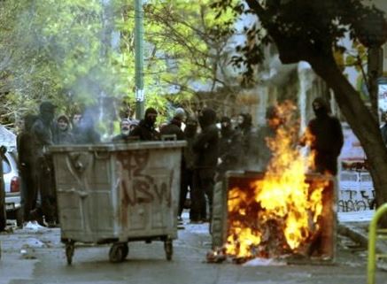 Εξαρθρώθηκε εγκληματική ομάδα ατόμων που έκαιγε από Εξάρχεια έως και γήπεδα