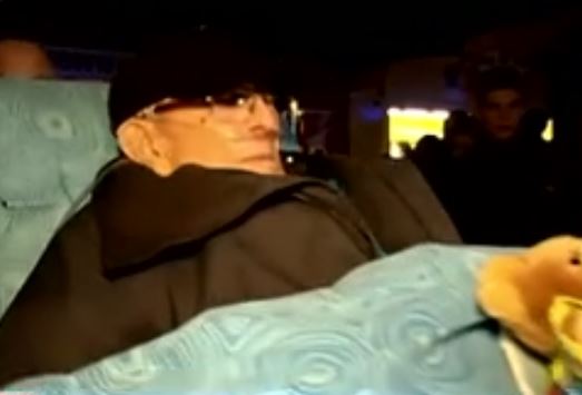 Αϊντχόφεν: Με φορείο άρρωστος 88χρονος στο γήπεδο