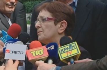 Εκλογές όσο γίνεται πιο γρήγορα ζήτησε η Αλέκα Παπαρήγα