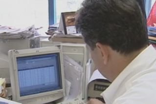 Πάνω από 20 τα σενάρια για τις μειώσεις στις συντάξεις