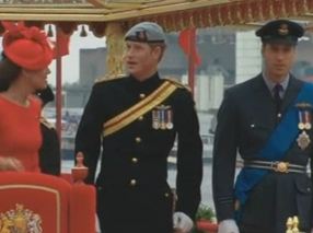 Βρετανία: Σάλος με τις φωτογραφίες του «γυμνού πρίγκιπα»