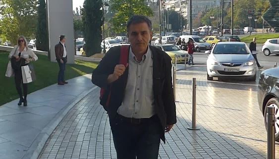 Χίλτον: Στο κρίσιμο ραντεβού με τους εκπροσώπους των Θεσμών οι Τσακαλώτος και Σταθάκης