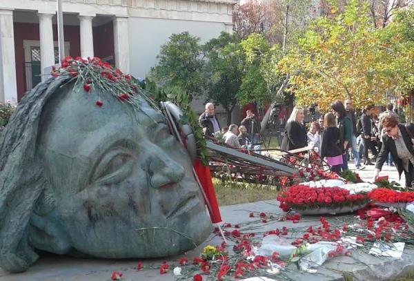 Ανοικτές οι πύλες του Πολυτεχνείου για την 42η επέτειο της εξέγερσης