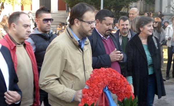 Στεφάνι στο Πολυτεχνείο κατέθεσε ο πρόεδρος της ΔΗΜΑΡ Θ.Θεοχαρόπουλος