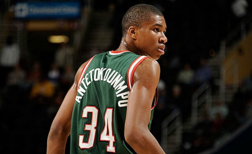 Τρομερός ο Αντετοκούνμπο με 33 πόντους στην ήττα των Μπακς