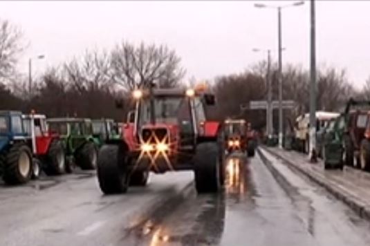Αγρότες: Έτοιμοι για μπλόκα στους δρόμους τις επόμενες μέρες