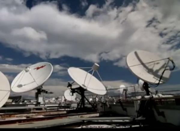 Τηλεοπτικές άδειες: «Ριάλιτι σόου» για υποψήφιους καναλάρχες με επιτήρηση από κάμερες και αστυνομικούς