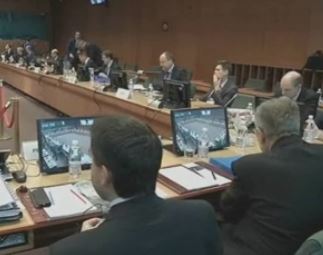 Kομισιον: Εύσημα αλλά και «θυσίες» για τη διετία 2015-16