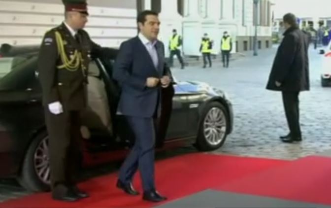 Διαπραγμάτευση: Τρία δισ. χωρίζουν τις προτάσεις Ελλάδας και δανειστών