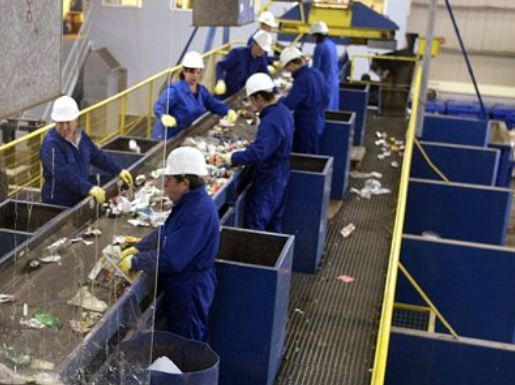 Στο κράτος «ο αποφασιστικός ρόλος» για τον κατώτατο μισθό