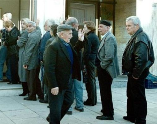 Νέος γύρος μειώσεων στις επικουρικές συντάξεις