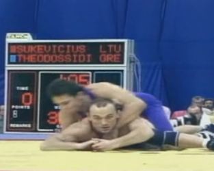 «Θύελλα» αντιδράσεων για το «κόψιμο» της πάλης