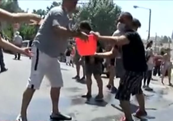 Αστυνομικά, Ηλιούπολης: Στις αυλές των σπιτιών οι φλόγες