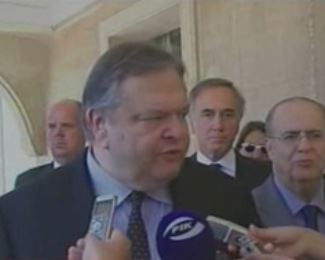 Κυπριακό και ενεργειακά στις επαφές Βενιζέλου στην Κύπρο