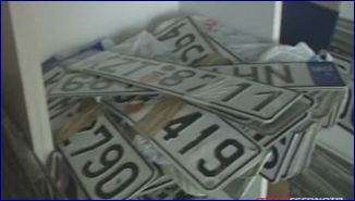 Εκατοντάδες οδηγοί κατέθεσαν τις πινακίδες των ΙΧ στις εφορίες