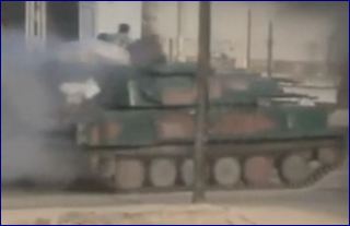 Συνεχίζονται οι ανελέητοι βομβαρδισμοί της πόλης Χομς στη Συρία