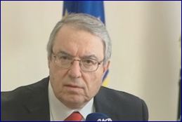 Γιώργος Μπαμπινιώτης: «Δεν είχα και ούτε έχω πολιτικές βλέψεις»