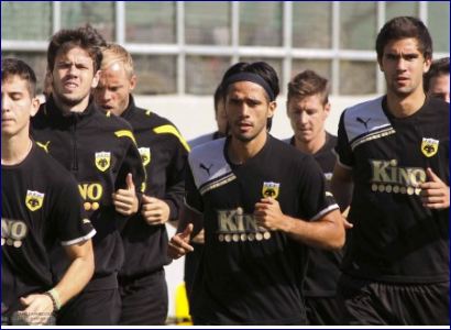 Στα πρόθυρα της διάλυσης η ΑΕΚ