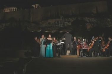 «Καμεράτα» στη σκιά της Ακρόπολης