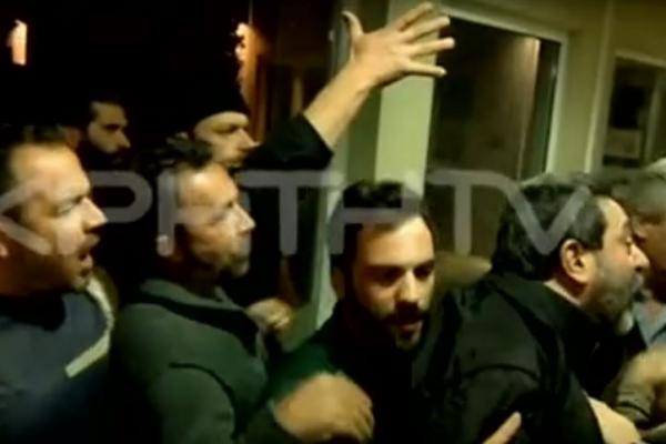 Κρήτη: Προπηλακίστηκε από αγρότες ο βουλευτής ΣΥΡΙΖΑ Ηγουμενίδης