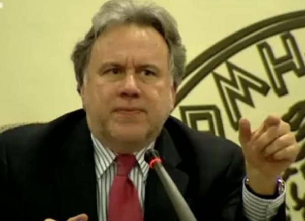 Αντέδρασαν ελεύθεροι επαγγελματίες σε ομιλία Κατρούγκαλου