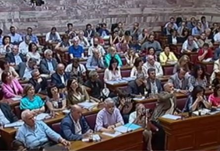 Σκληρή σύγκρουση για την παράταση του ΕΝΦΙΑ και το ΦΠΑ των νησιών