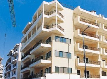 Σε καθίζηση η αγορά ακινήτων στην Ελλάδα