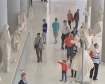 Ευρεία σύσκεψη υπό τον πρωθυπουργό για θέματα Τουρισμού