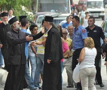 Νέα επεισόδια κατά κληρικών και πιστών στην Πρεμετή της Αλβανίας