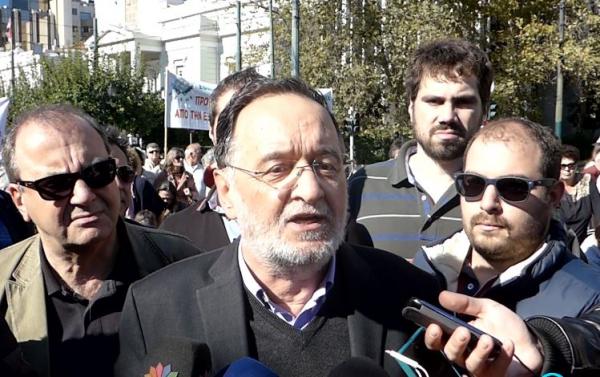 Σε φραγμό αστυνομικών η πορεία των ΑΜΕΑ στην Βουλή-Δήλωση του Π.Λαφαζάνη