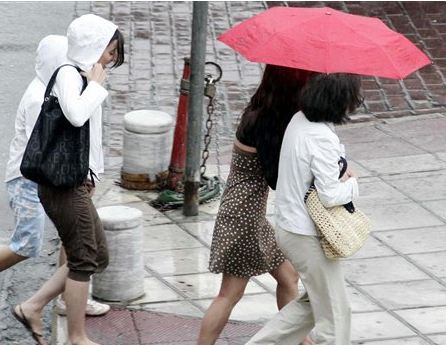 Για έντονα καιρικά φαινόμενα προειδοποιεί η ΕΜΥ