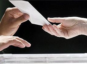 Αναστασιάδης και Μαλάς στον δεύτερο γύρο των προεδρικών στην Κύπρο