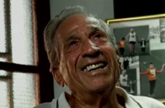 Στέλιος Πρασσάς: Στα 85 είναι ο γηραιότερος έλληνας μαραθωνοδρόμος