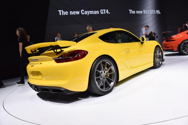Porsche Cayman GT4: H νέα αγωνιστικών προδιαγραφών έκδοση της «μικρής» Porsche στη Γενεύη