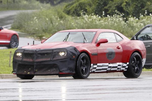 Chevrolet Camaro Z/28 2012: Η ζωή με 556 ίππους