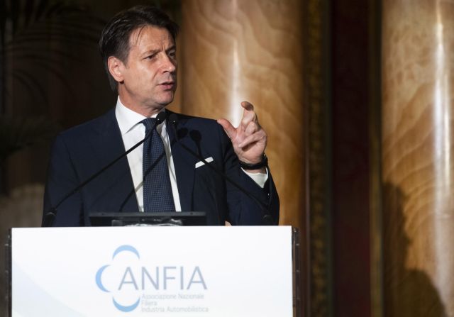 «Πράσινο φως» της ιταλικής βουλής στον προϋπολογισμό, μέσω ψήφου εμπιστοσύνης στον Κόντε