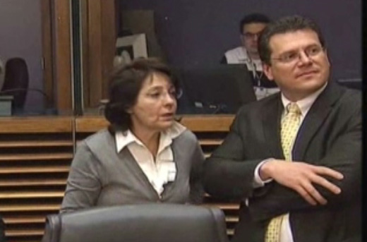 Συνεχίζονται οι αντιδράσεις στο αίτημα της Τρόικα για μείωση των κατωτάτων αμοιβών